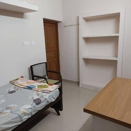 Home In Guruvayur-3 Bedroom Bagian luar foto